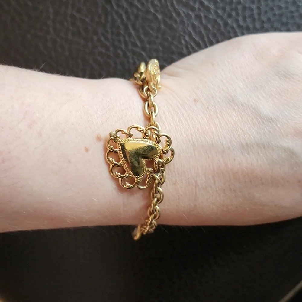 Avon charm bracelet - Picture 7 of 7